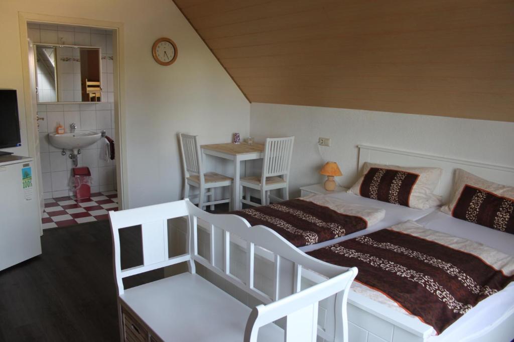 Hotel Krone Kappel Quarto foto